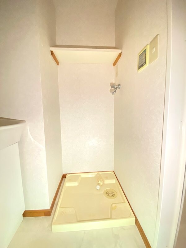 物件内観写真13　(洗濯機置き場　※他部屋の参考写真です)