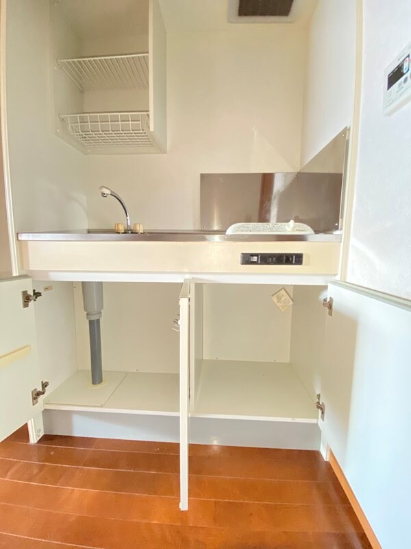 物件内観写真22　(キッチン　収納あり　※他部屋の参考写真です)