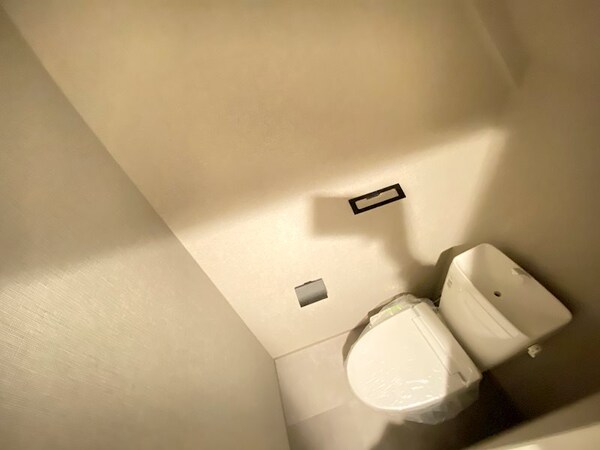 トイレ(1階　トイレ　温水洗浄便座付)