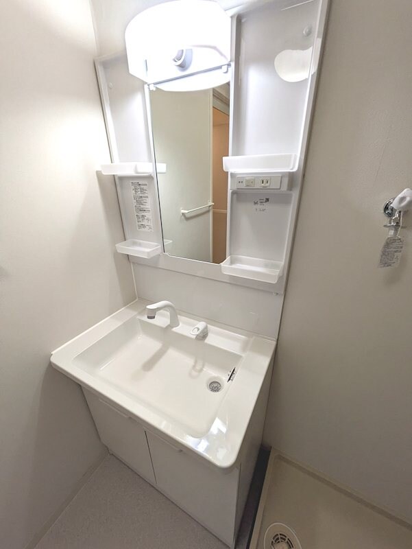物件内観写真14　(2025年11月　洗面化粧台　新規交換！)