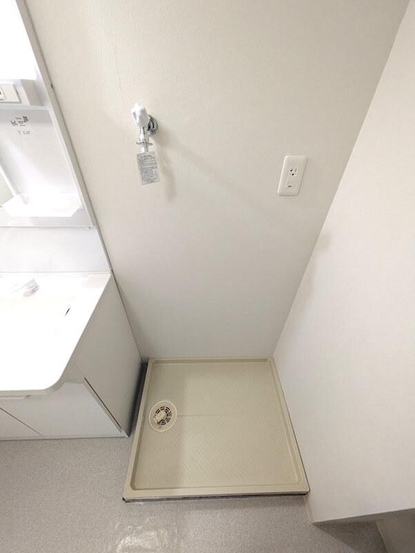 物件内観写真15　(洗濯機置き場)