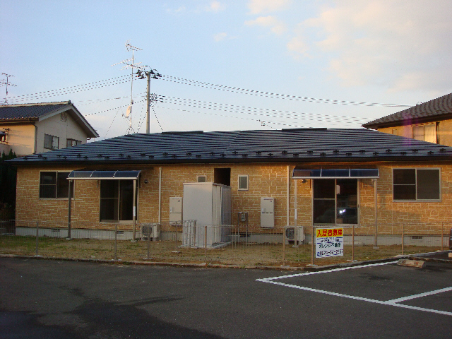 ファミール新栄B