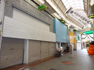 日出町商店街テナント外観写真
