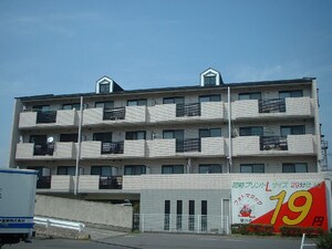 池田リバーサイドコーポ外観写真