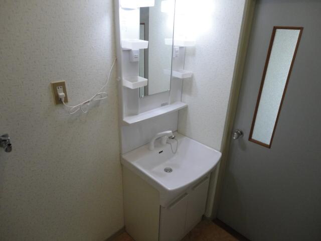 物件内観写真6　(洗面化粧台交換済み！)
