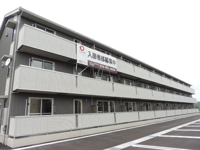 ブランズ北魚津の物件外観写真