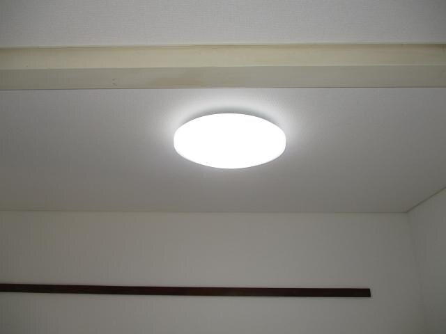 物件内観写真15　(リモコン付照明器具)