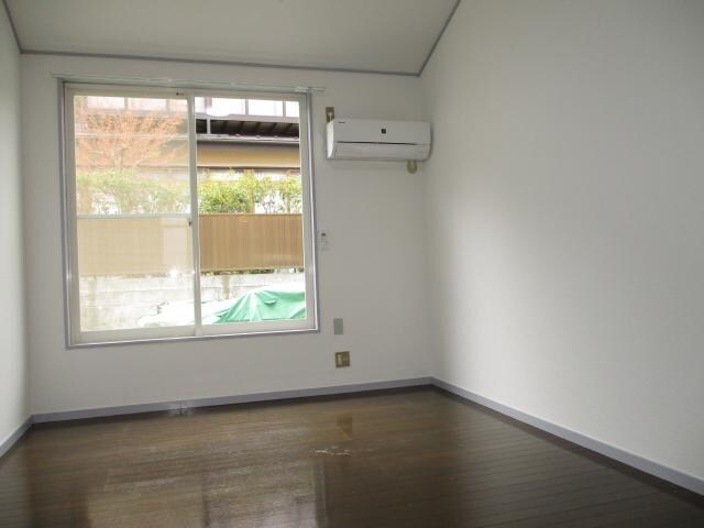 物件内観写真4　(明るい室内)