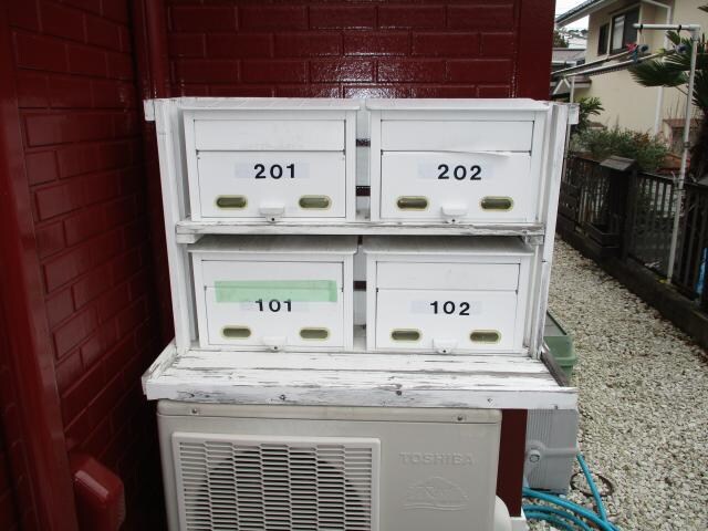 物件外観写真3　(集合メールＢＯＸ)