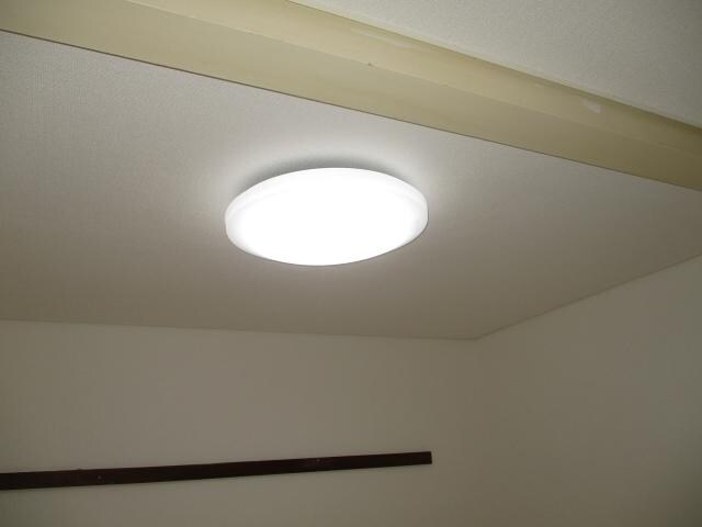 物件内観写真12　(照明器具付)