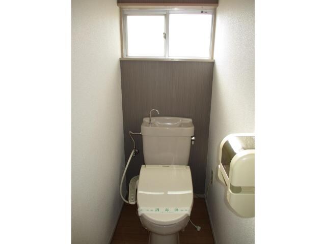 物件内観写真7　(温水洗浄便座付き)