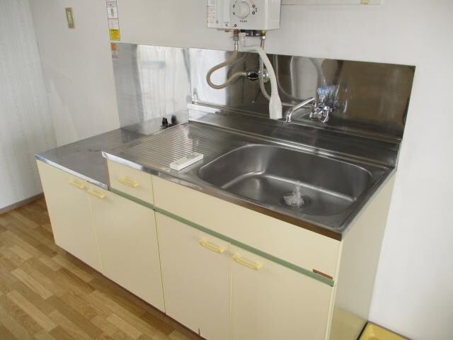 物件内観写真8　(大きいシンクのキッチン)