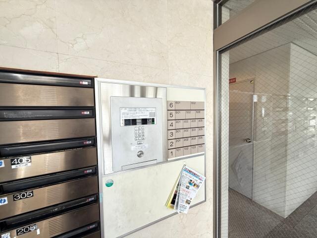 物件外観写真5　(エントランスオートロック)