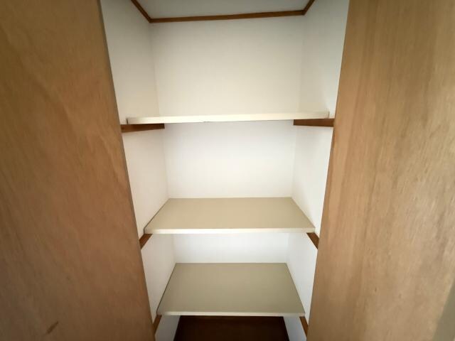 物件内観写真25　(廊下収納)