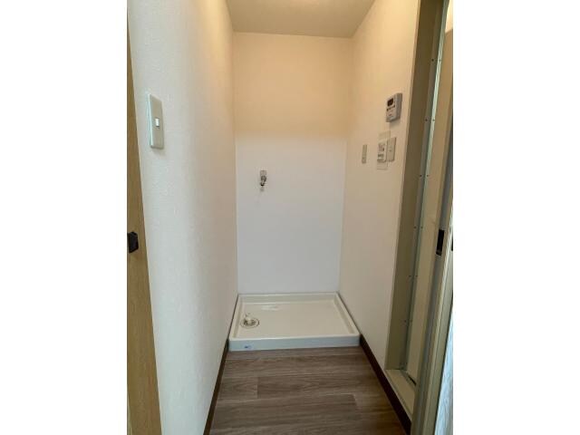 物件内観写真12　(洗濯機置場)