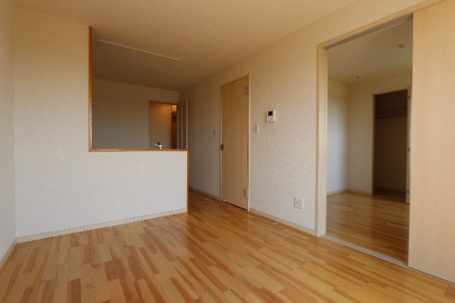 物件内観写真6　(写真は間取りと反転)