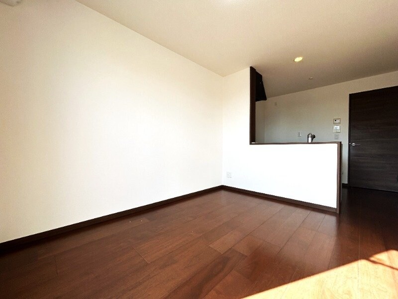 物件内観写真2　(写真は反転のお部屋)