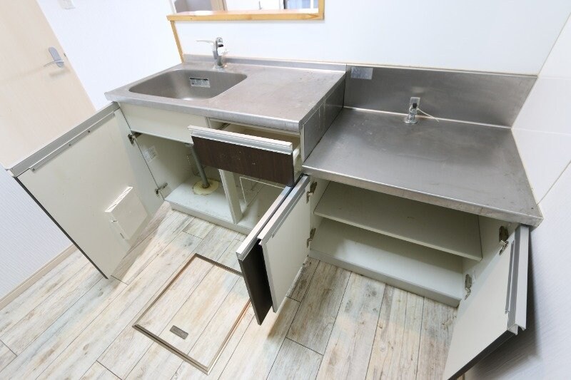 物件内観写真7　(キッチン収納)