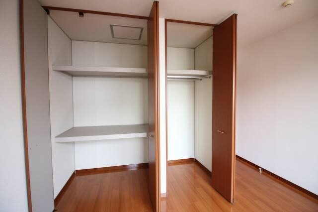 物件内観写真5　(十分な収納スペース♪)