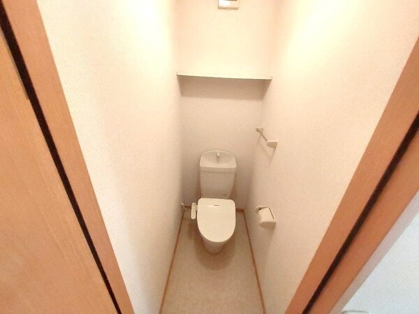トイレ(同物件の別部屋です)