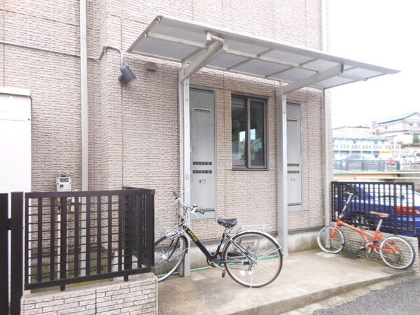 共用設備(屋根付自転車置場)