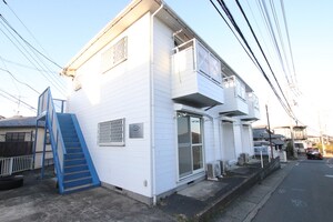 シー・エムエフ百合丘外観写真