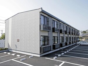 レオパレス辛島外観写真