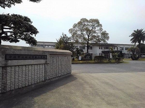 周辺環境(四日市南小学校)