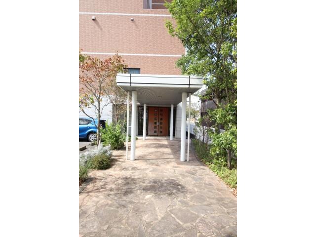 物件外観写真2　(エントランス)