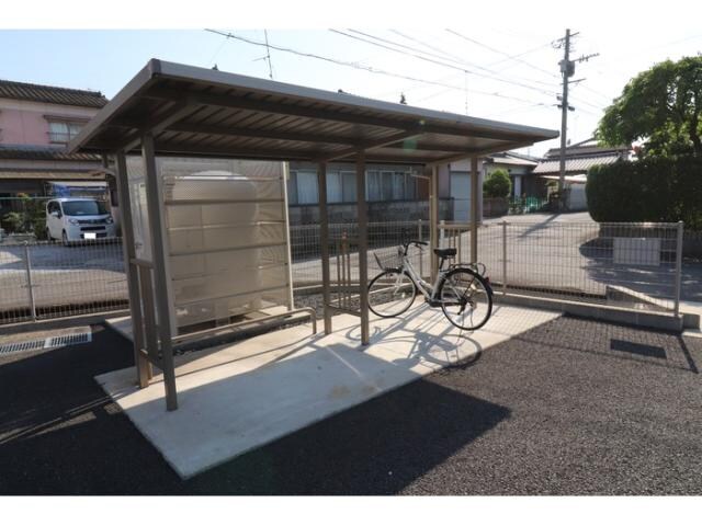 物件内観写真14　(駐輪場)