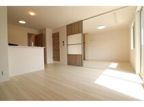 日豊本線 中津駅 2階建 築3年の外観写真