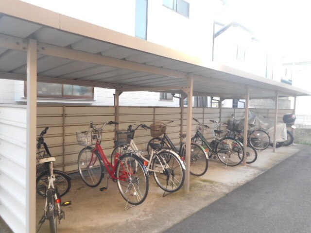 物件外観写真2　(駐輪場)