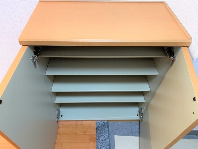 物件内観写真9　(下足箱)