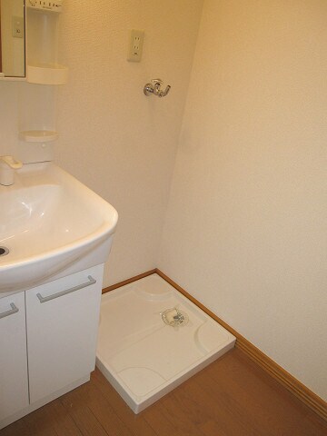 物件内観写真8　(室内洗濯機置場)