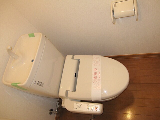 物件内観写真11　(温水洗浄便座)