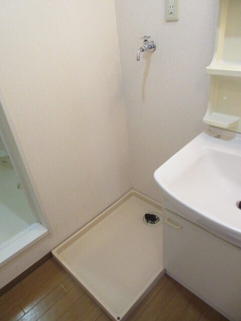 物件内観写真10　(室内洗濯機置場)