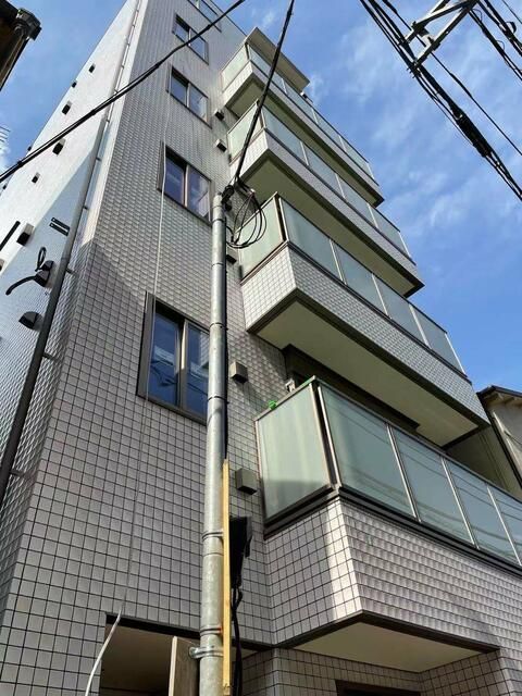 Crystal　Building