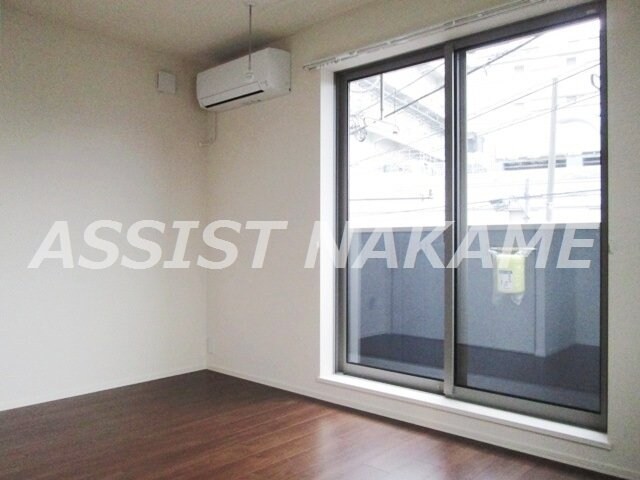 物件内観写真4　(リビング)