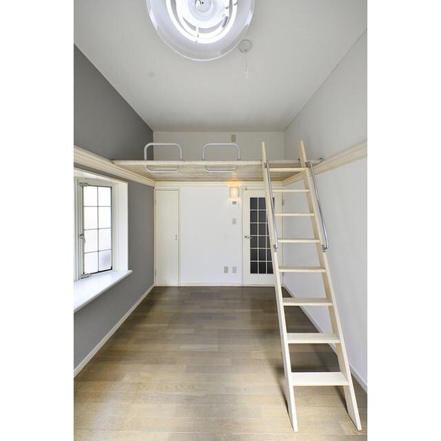 物件内観写真3　(居室、リビング)