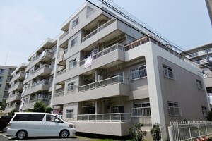 中銀世田谷マンシオン一号棟外観写真