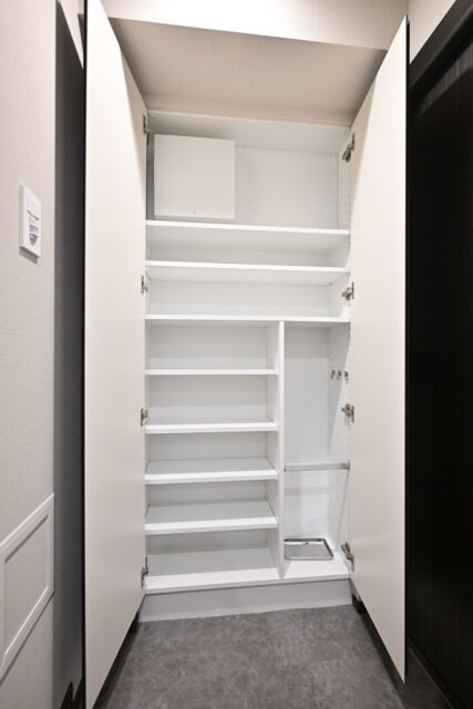 物件内観写真18　(靴入)