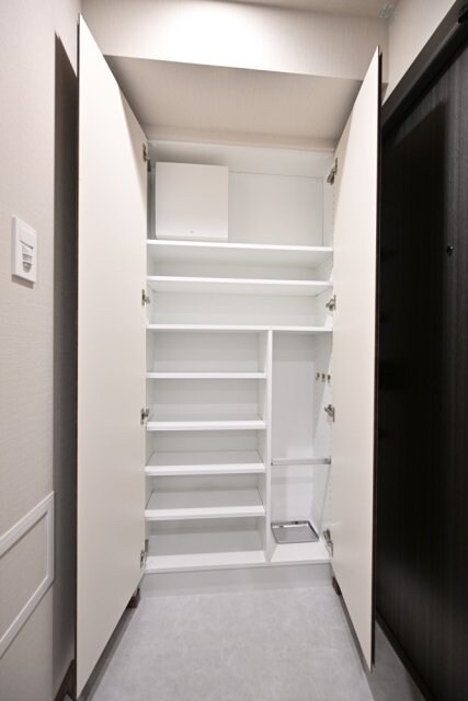 物件内観写真18　(靴入)