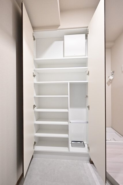 物件内観写真18　(靴入)