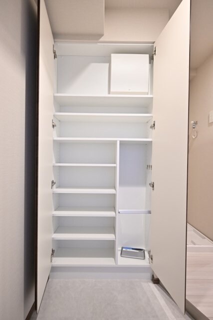 物件内観写真18　(靴入)