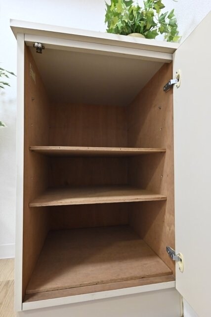 物件内観写真13　(靴入　※室内設置の家具・小物はイメージです。※)