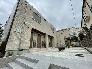 Ｙ’ｓ　Ｃｏｕｒｔ　Ｗｅｓｔ外観写真