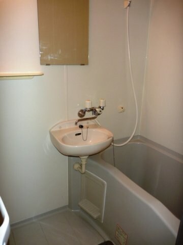 物件内観写真7　(リフォーム前)