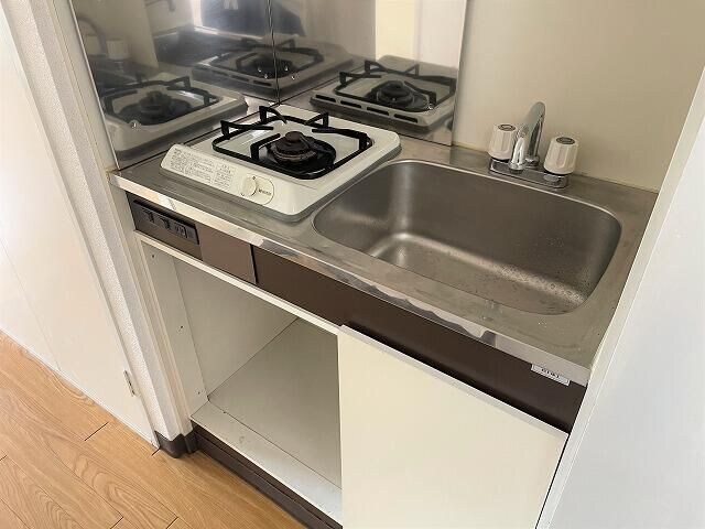 物件内観写真3　(リフォーム前)