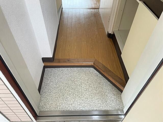 物件内観写真6　(リフォーム前)