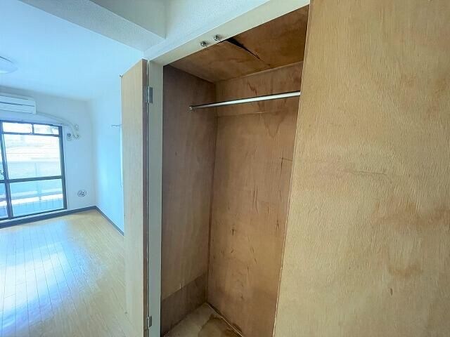 物件内観写真8　(リフォーム前)